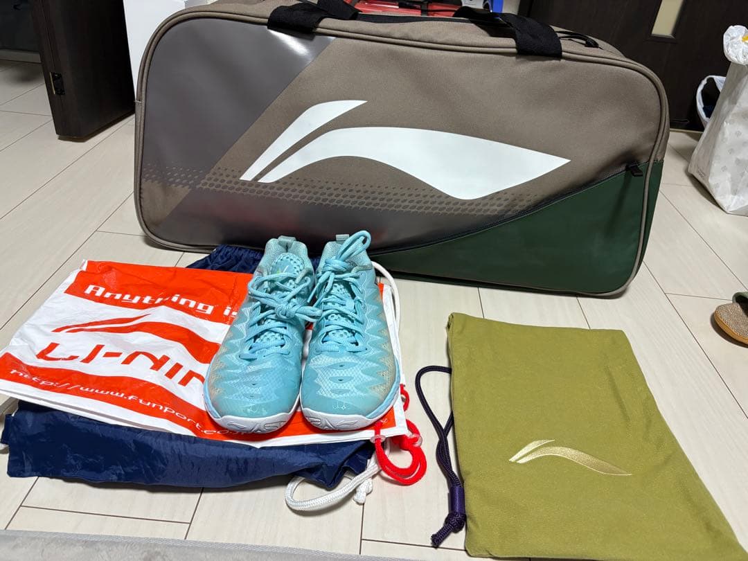 Li-Ning バドミントンシューズ、バッグ