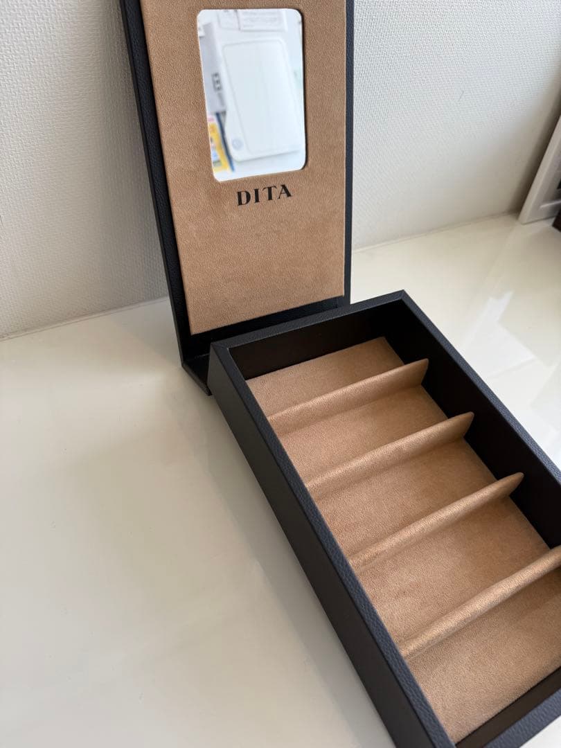 DITA コレクションボックス ミラー付き