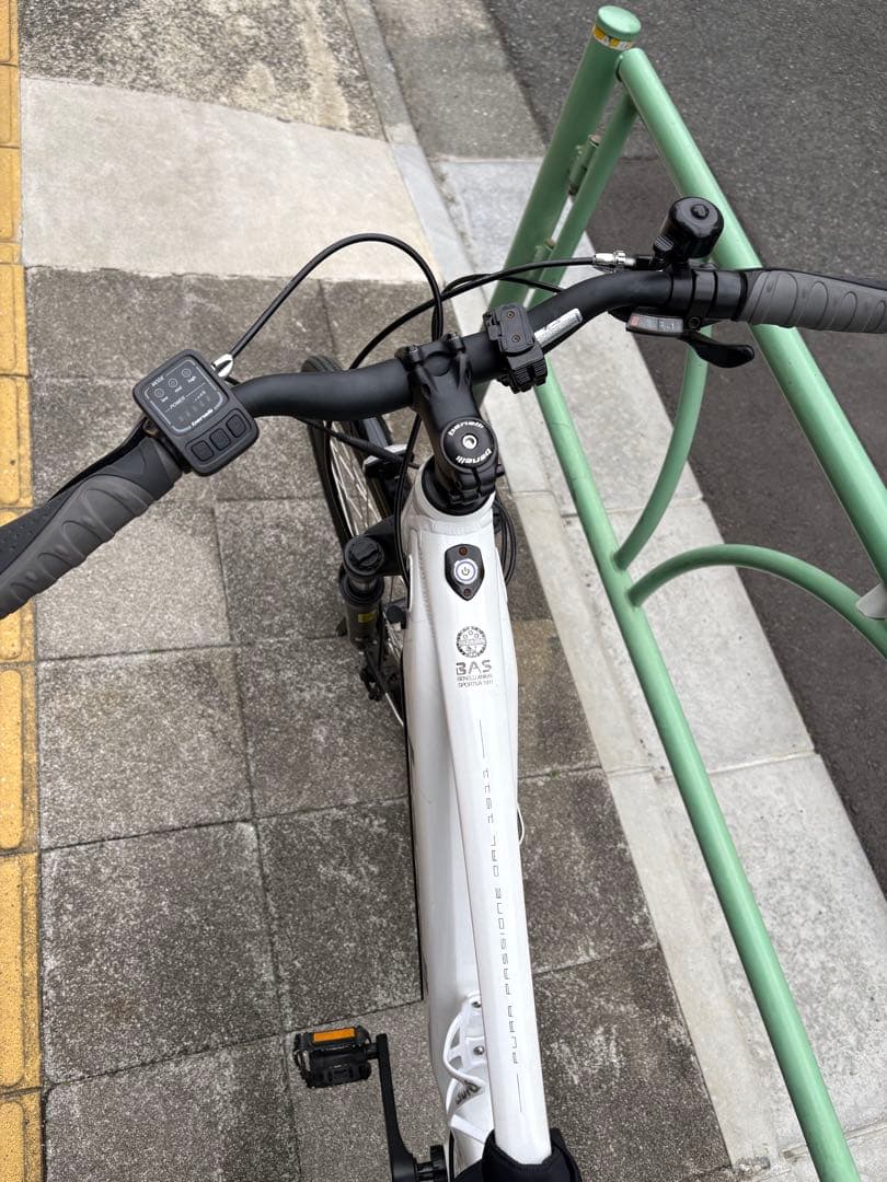 Benelli MANTUS 27 TRK ホワイト