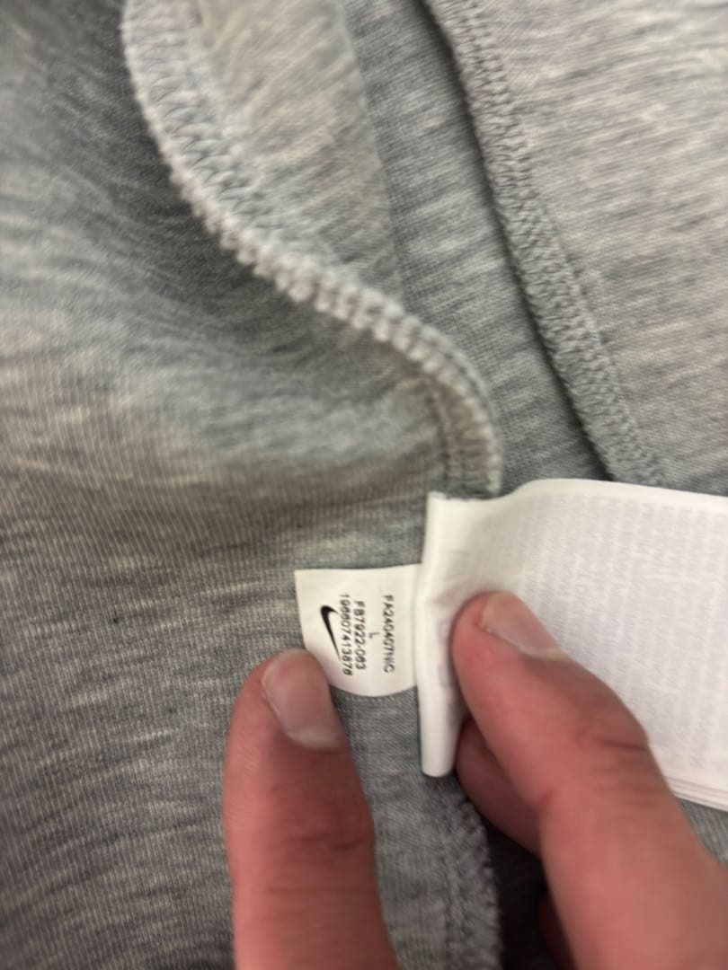 Nike tech fleece Lサイズ