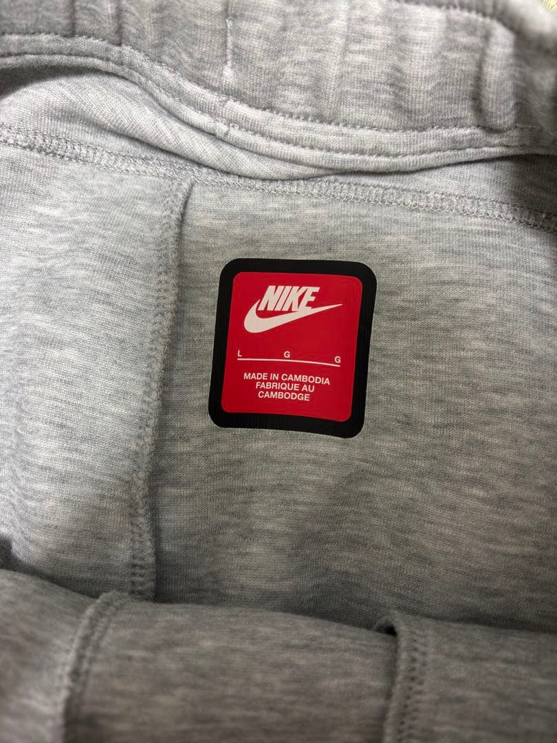 Nike tech fleece Lサイズ