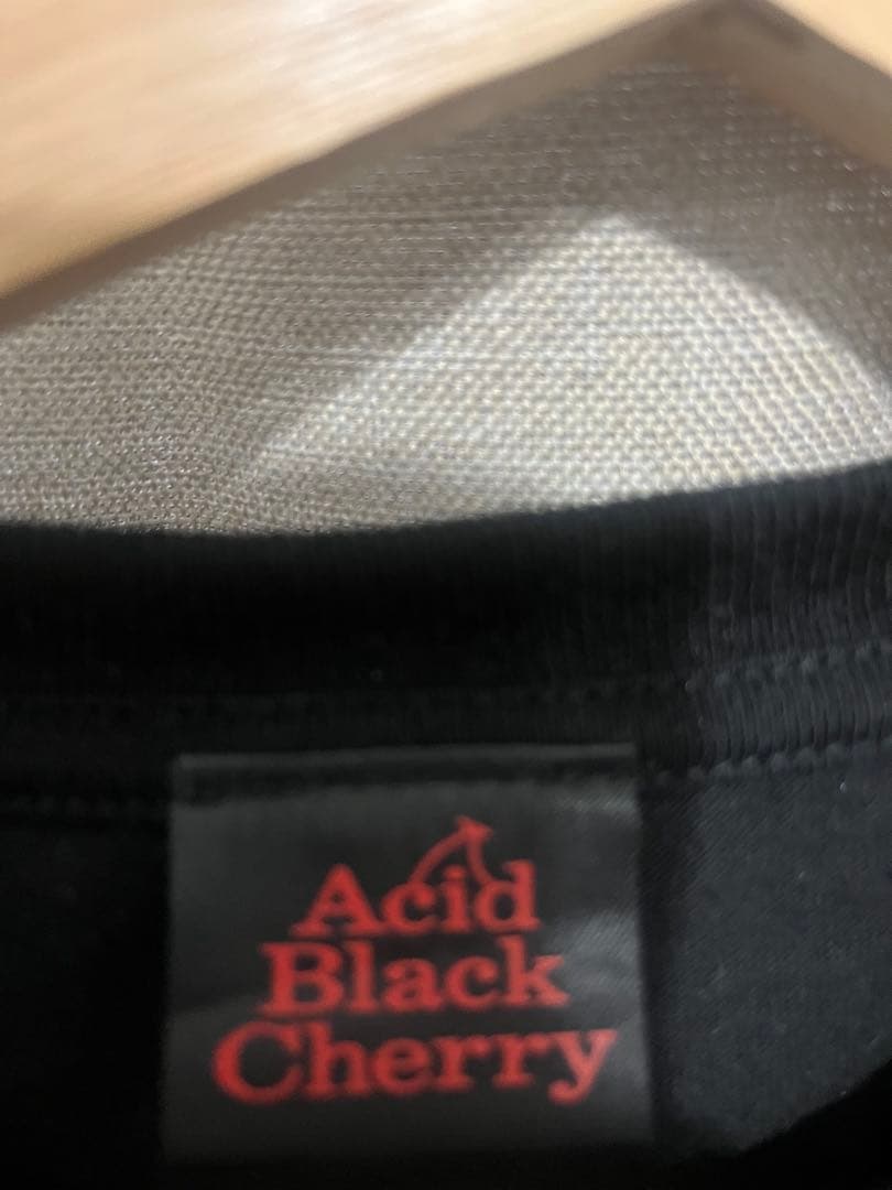 Acid Black Cherry Tシャツ