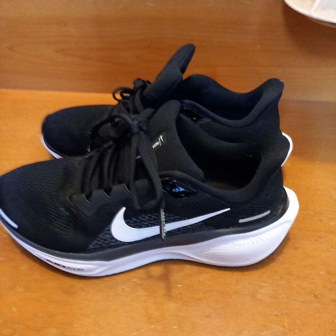 Nike ブラックシューズ トレッドソール