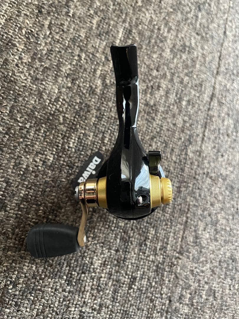 Daiwa UNDERSPIN 40XD リール