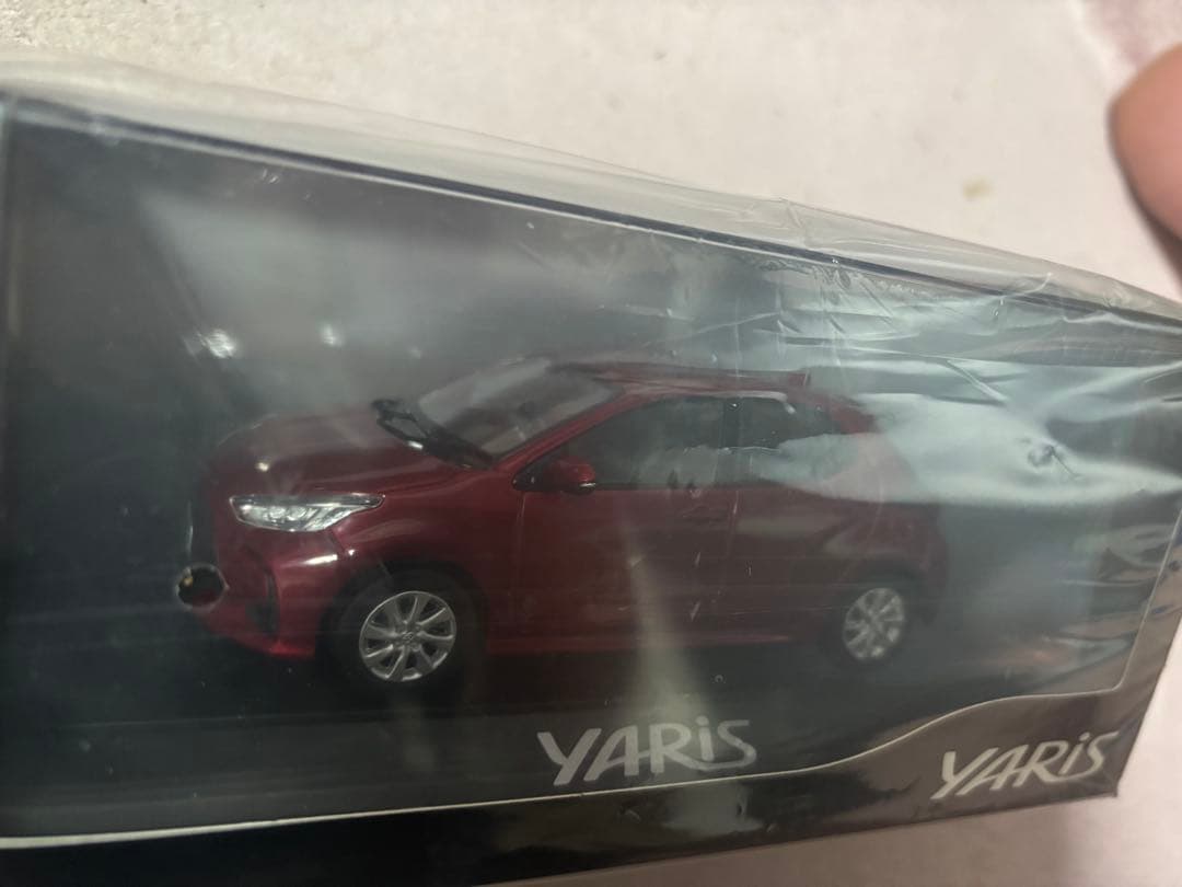 【希少‼︎】トヨタヤリス 1/30 ミニカー センシュアルレッドマイカ 新品未開封