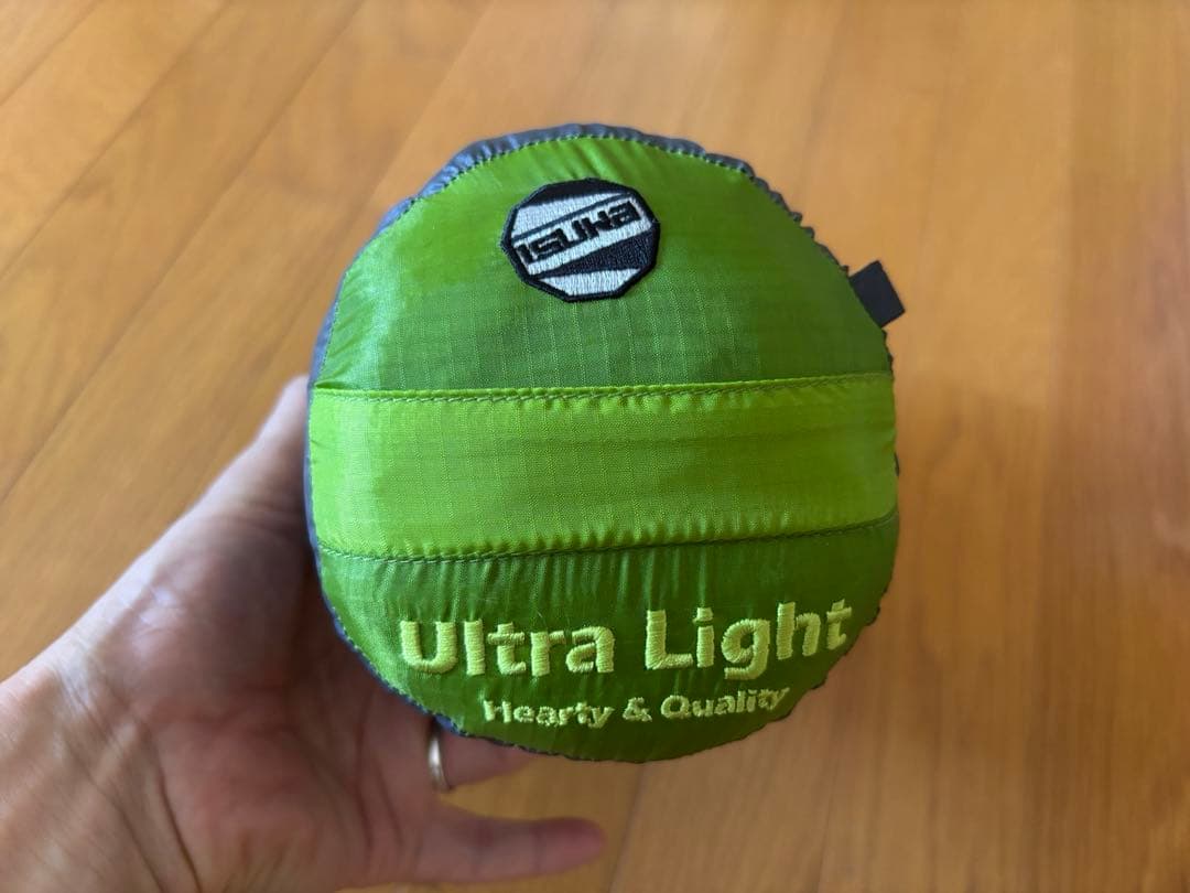 ISUKA Ultra Light 寝袋 グリーン　イスカ