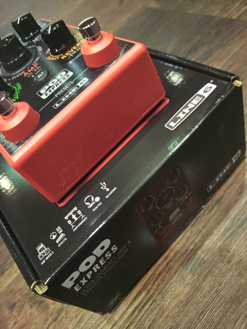 〓美品〓LINE 6 POD EXPRESS ギター マルチエフェクター