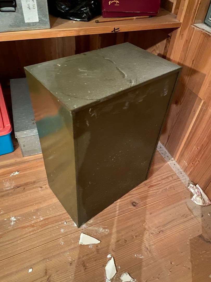 ビンテージ　金庫　収納棚　昭和レトロ　シャビー　スチール　インダストリアル