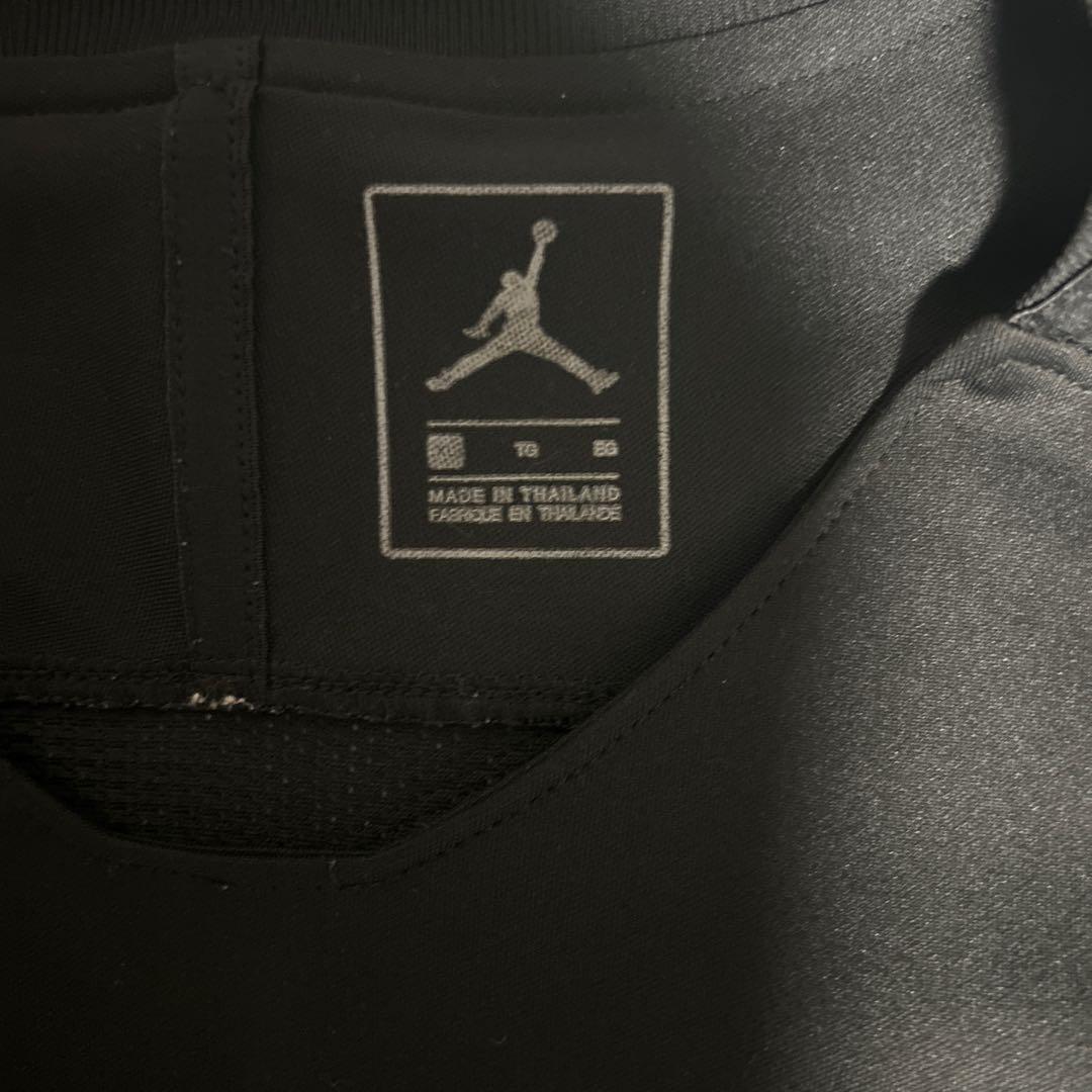 美品　PSG Jordan ブラックトレーニングシャツ パリサンジェルマン