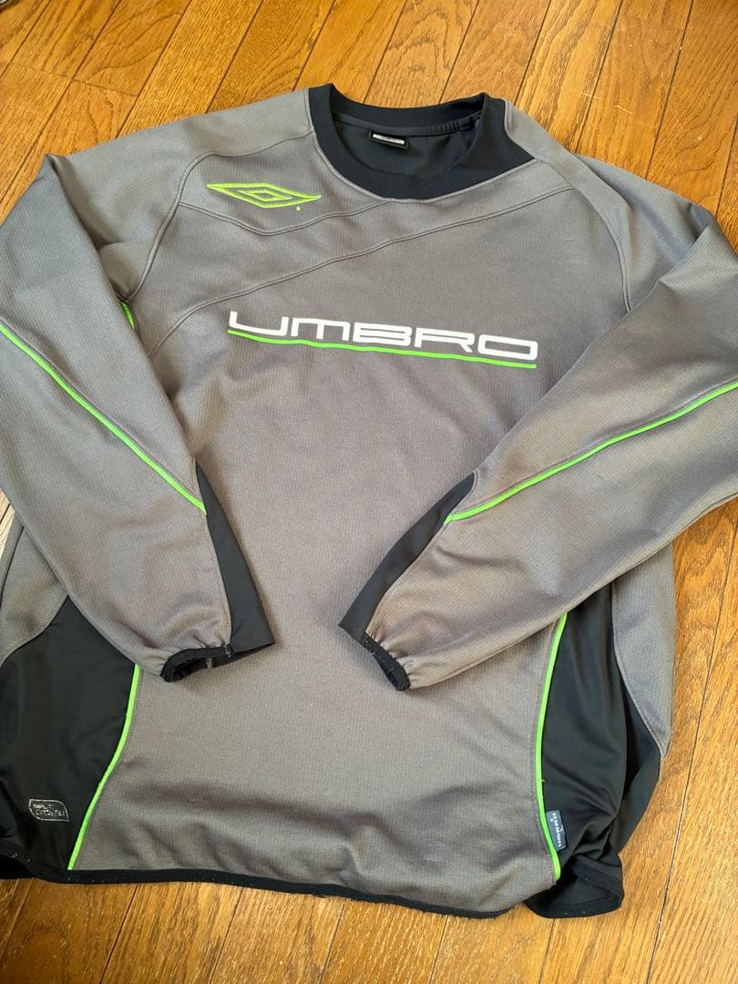 アンブロ　umbro XXLセットアップ　グレー　蛍光イエロー