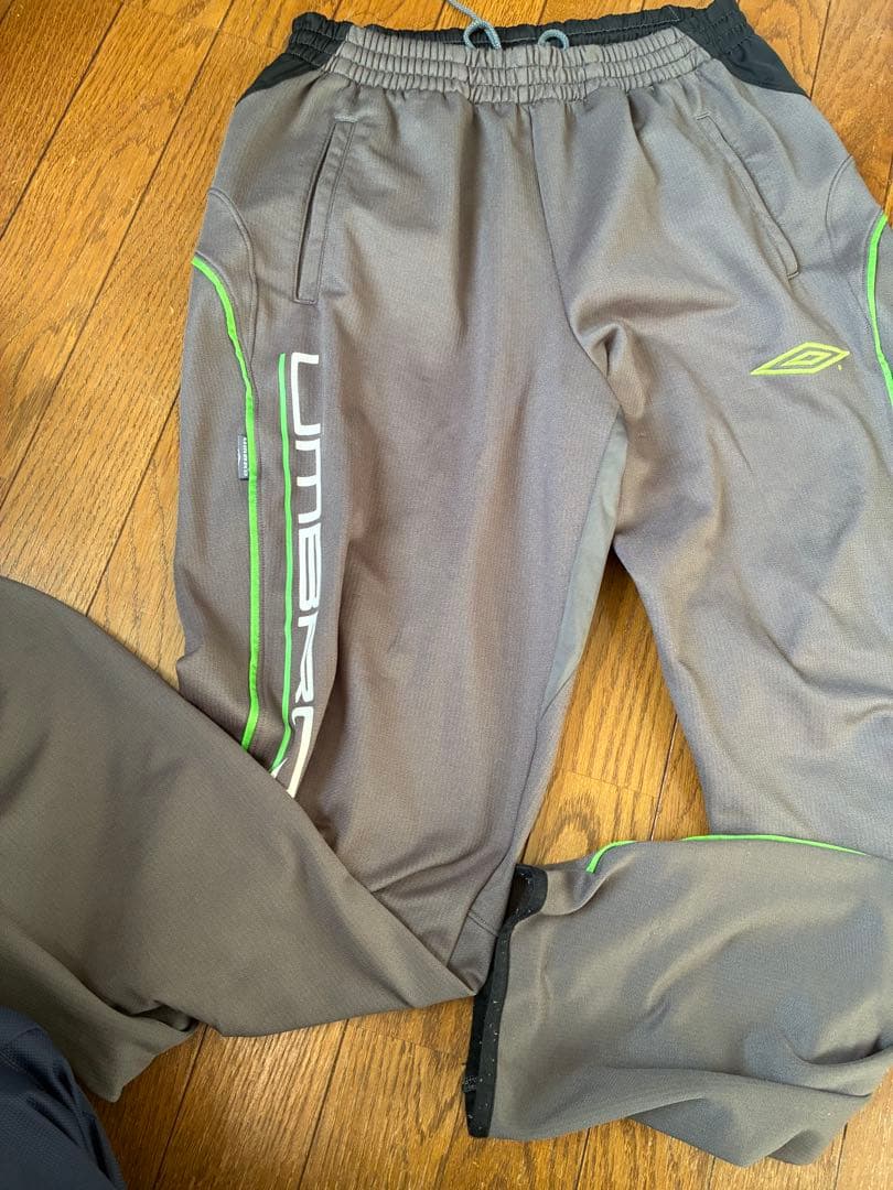 アンブロ　umbro XXLセットアップ　グレー　蛍光イエロー