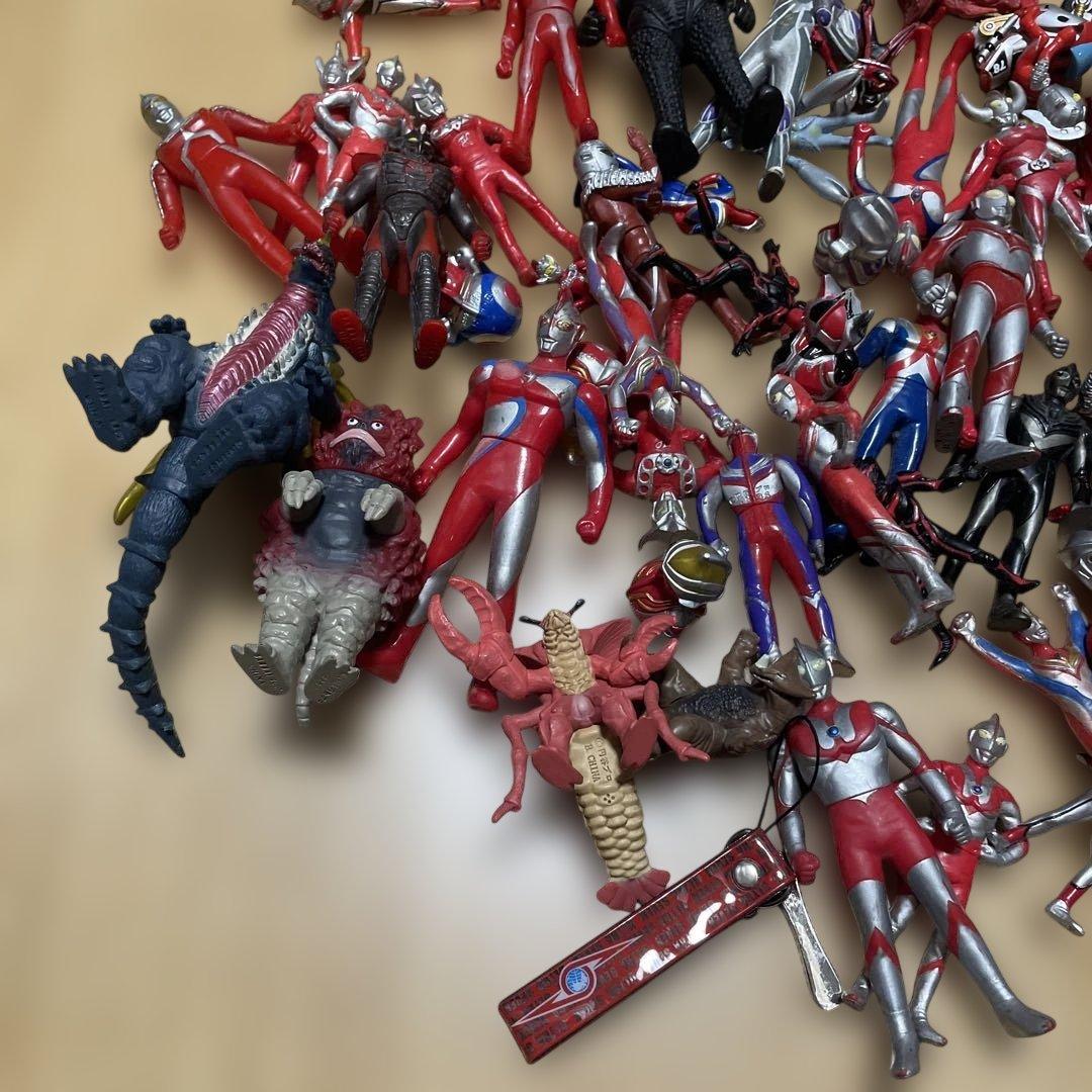 ウルトラマン、怪獣フィギュア多数セット　約50個