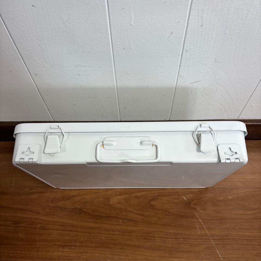 米軍放出品　FIRST AID KIT CASE ホワイト　送料無料