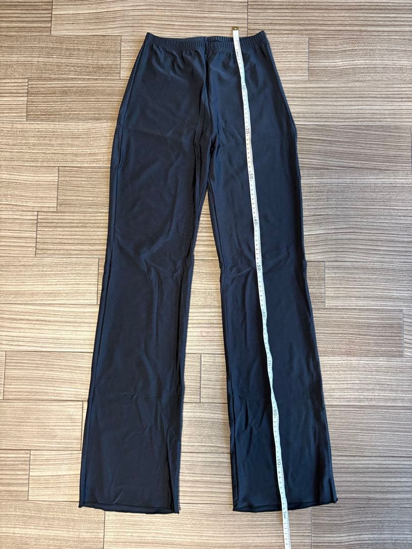 シルビア　黒いフレアパンツ 約26cmウエスト　Ｌサイズ