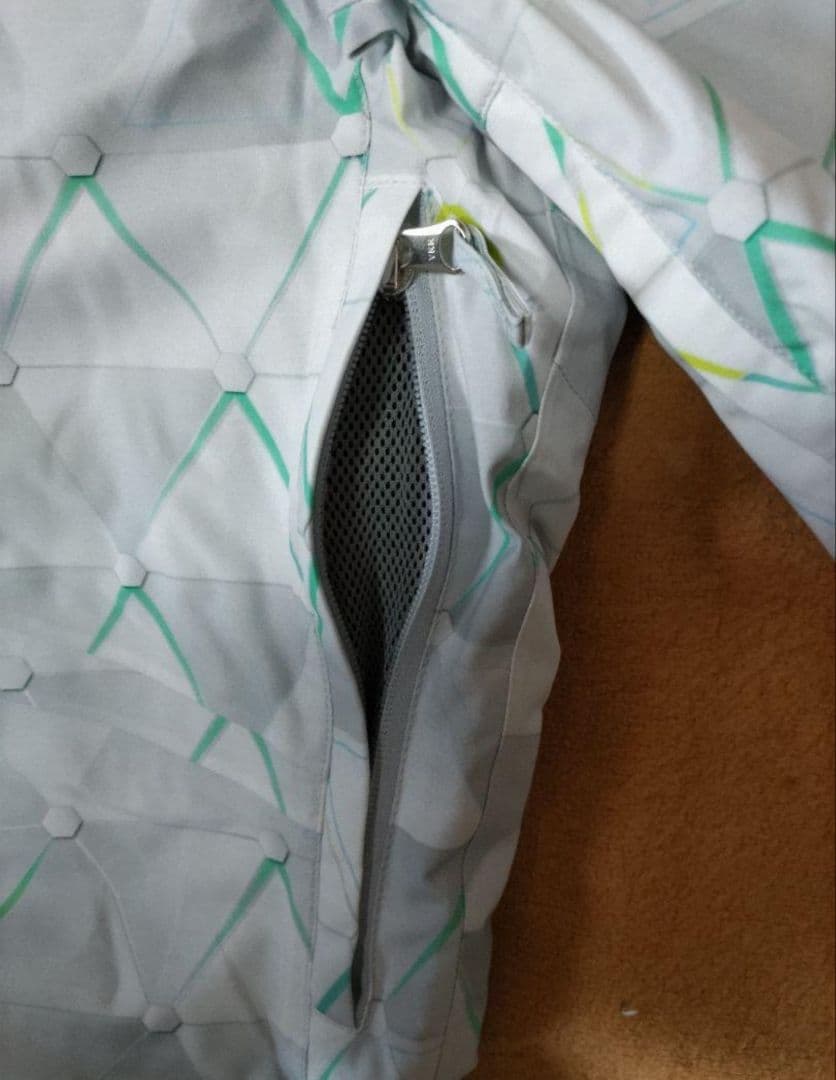 b 新品タグ付き Phenix フェニックス パンツ