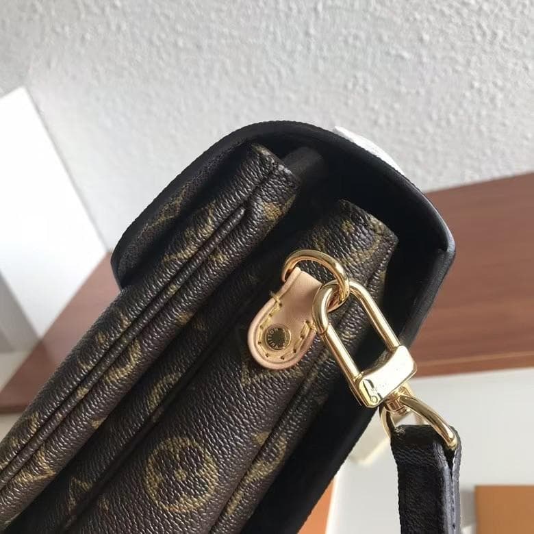 優良品LouIs ⭐️VuIttonモノグラムフラップバッグ