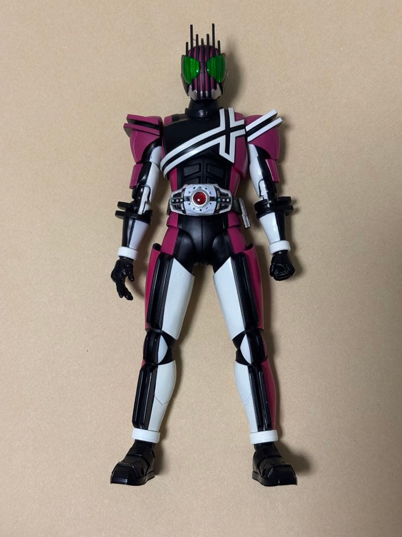 現状品 S.H.Figuarts 真骨彫製法　仮面ライダーディケイド