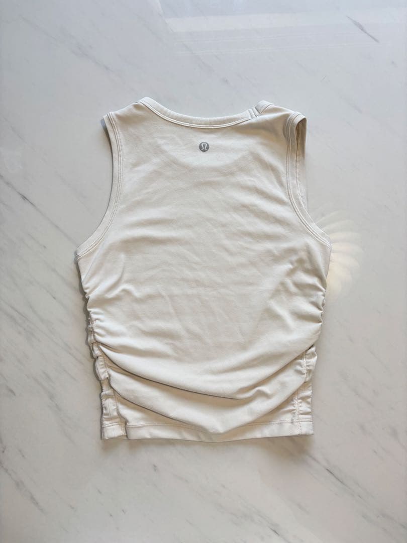 【美品】ルルレモン　ヨガタンクAll It Takes Tank Nulu