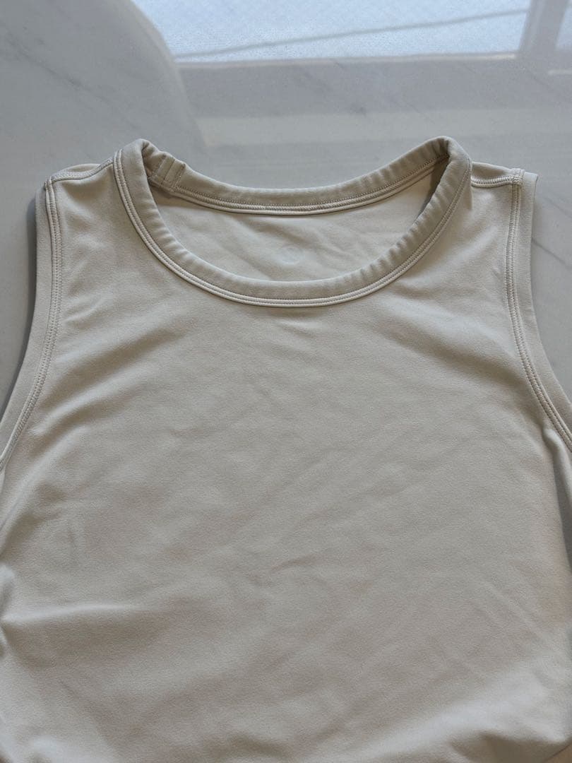 【美品】ルルレモン　ヨガタンクAll It Takes Tank Nulu