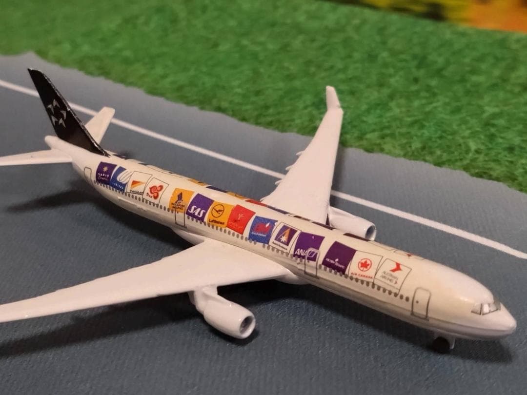【レア品】シャバク 1/600 オーストリア航空 A330-200スタアラ塗装