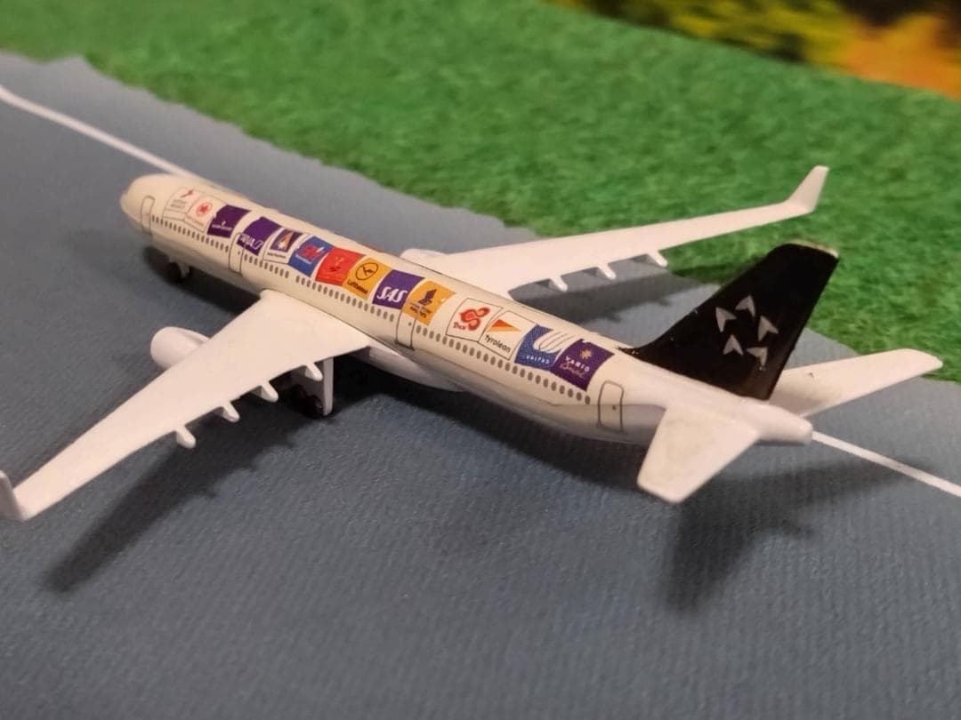 【レア品】シャバク 1/600 オーストリア航空 A330-200スタアラ塗装