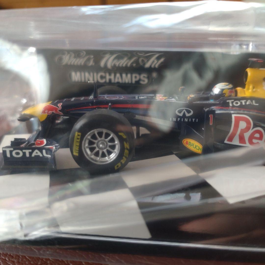 レッドブルレーシング RB7 セバスチャン・ベッテル 2011