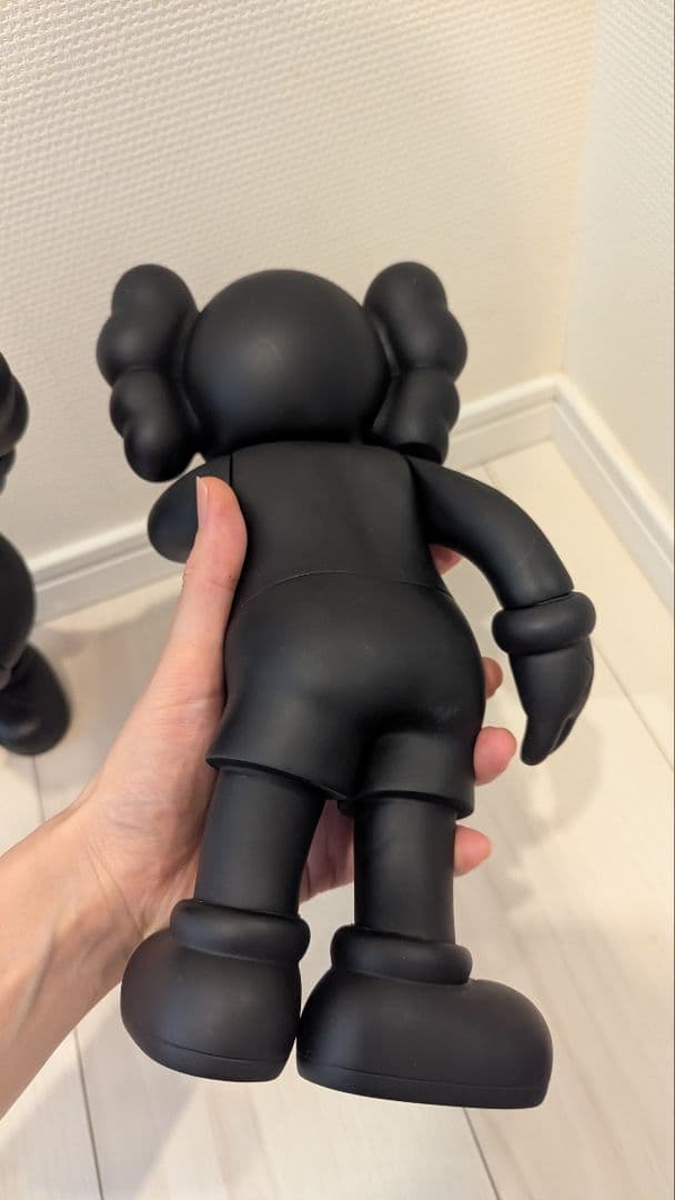 その他 KAWS