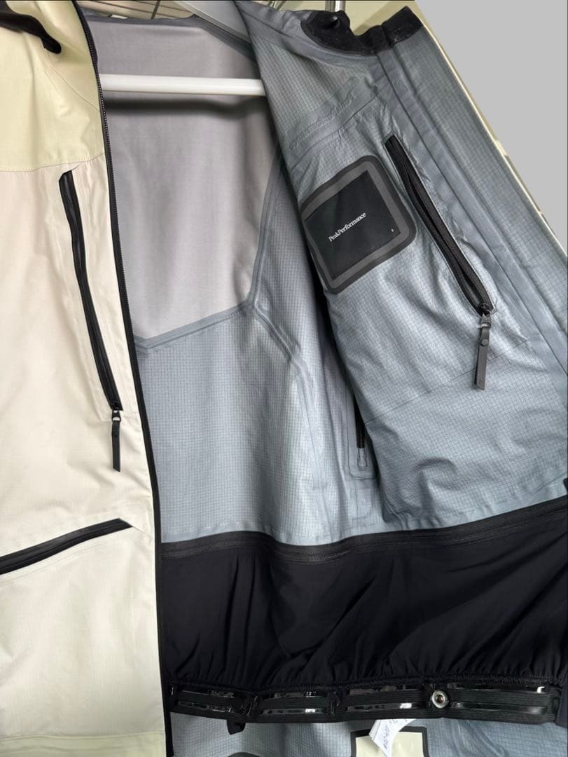 ピークパフォーマンス VERTICAL GORE-TEX PRO レディース