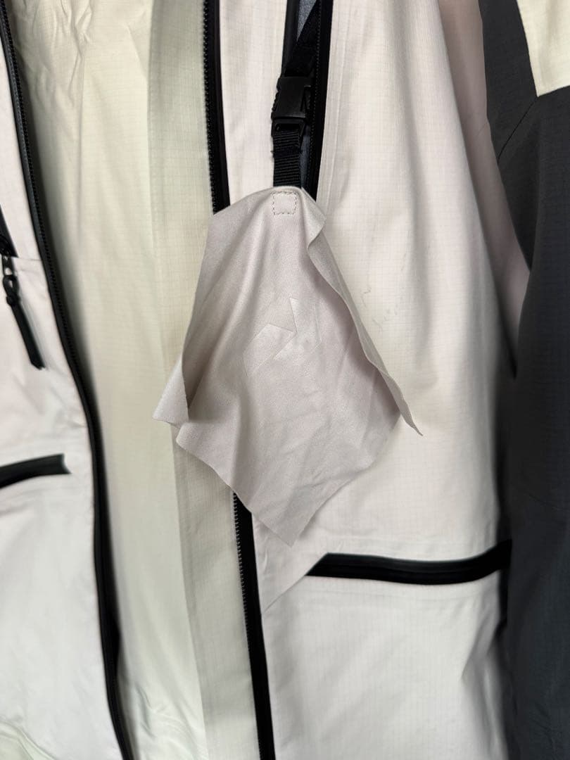 ピークパフォーマンス VERTICAL GORE-TEX PRO レディース