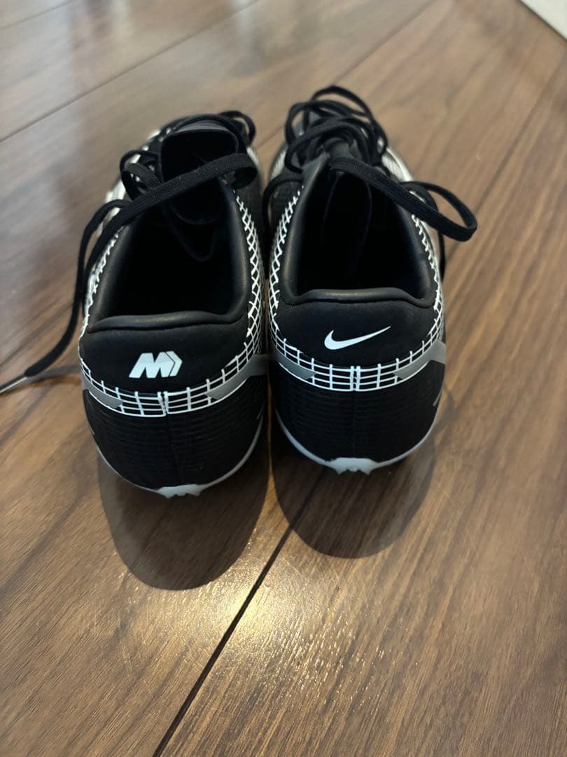 美品Nike Mercurial 黒白 スパイク　ジュニア　　　23.5cm