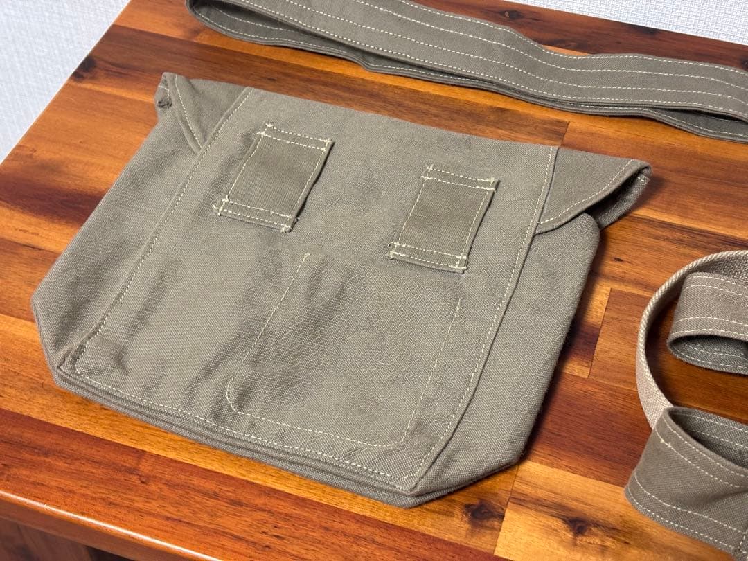 日本軍 海軍 複製品 九三式防毒面 収納袋 背負紐 胴帯 未使用品