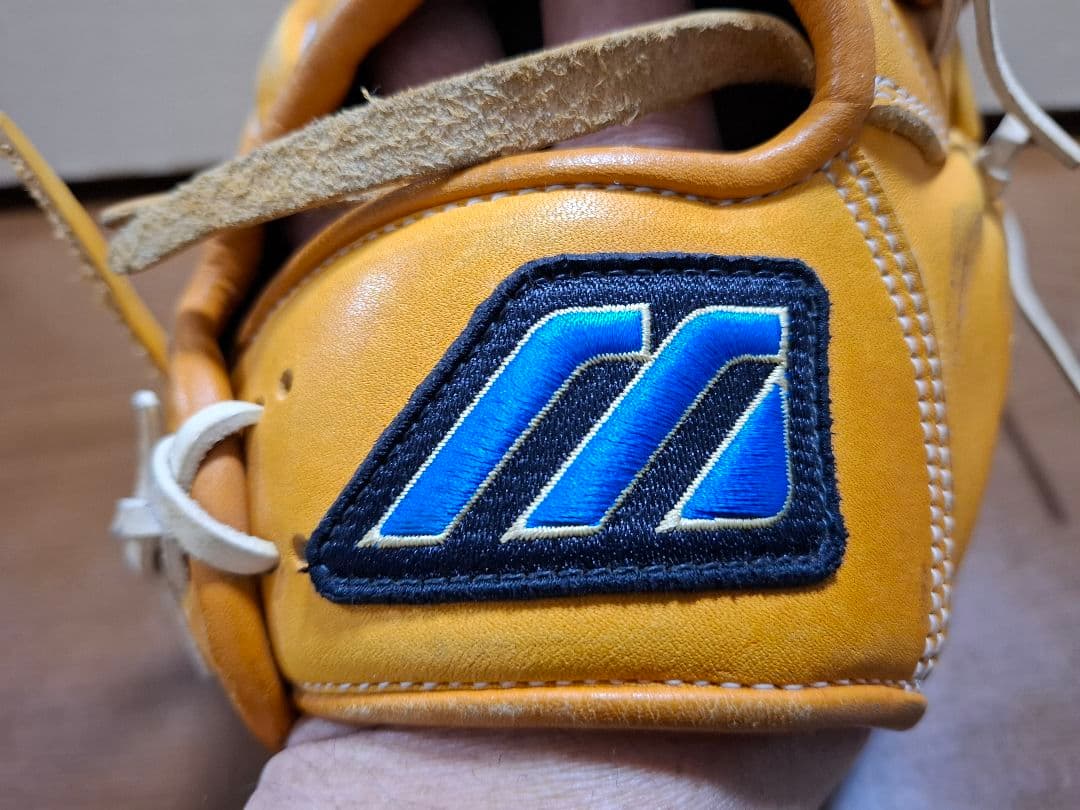 ミズノ MIZUNO グローブ【BUW LEAGUE】プロフェッショナル 右利