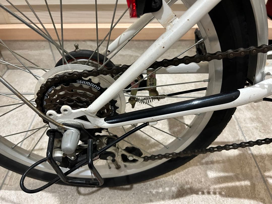 6段ギア変速付き折りたたみ自転車 ホワイト