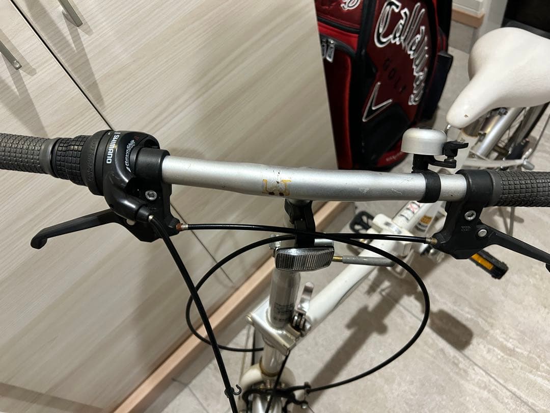 6段ギア変速付き折りたたみ自転車 ホワイト