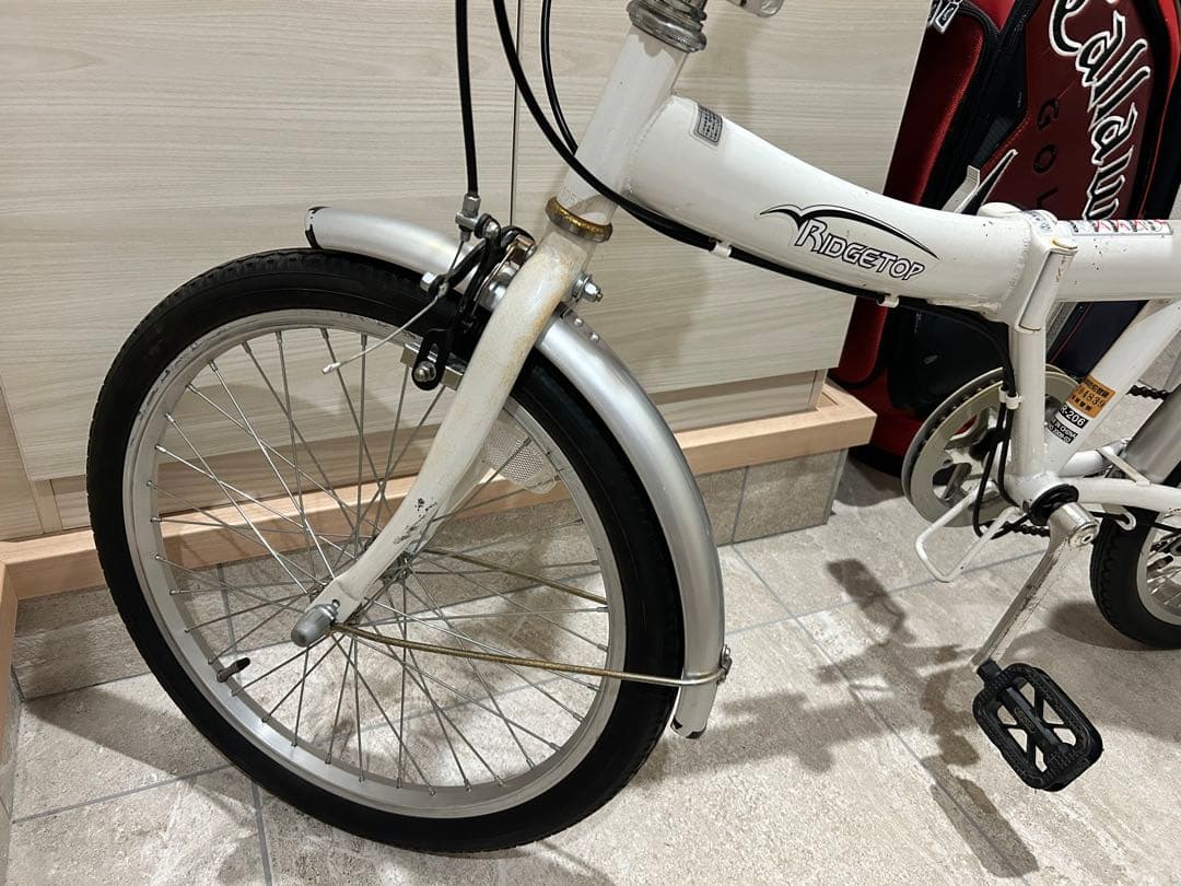 6段ギア変速付き折りたたみ自転車 ホワイト