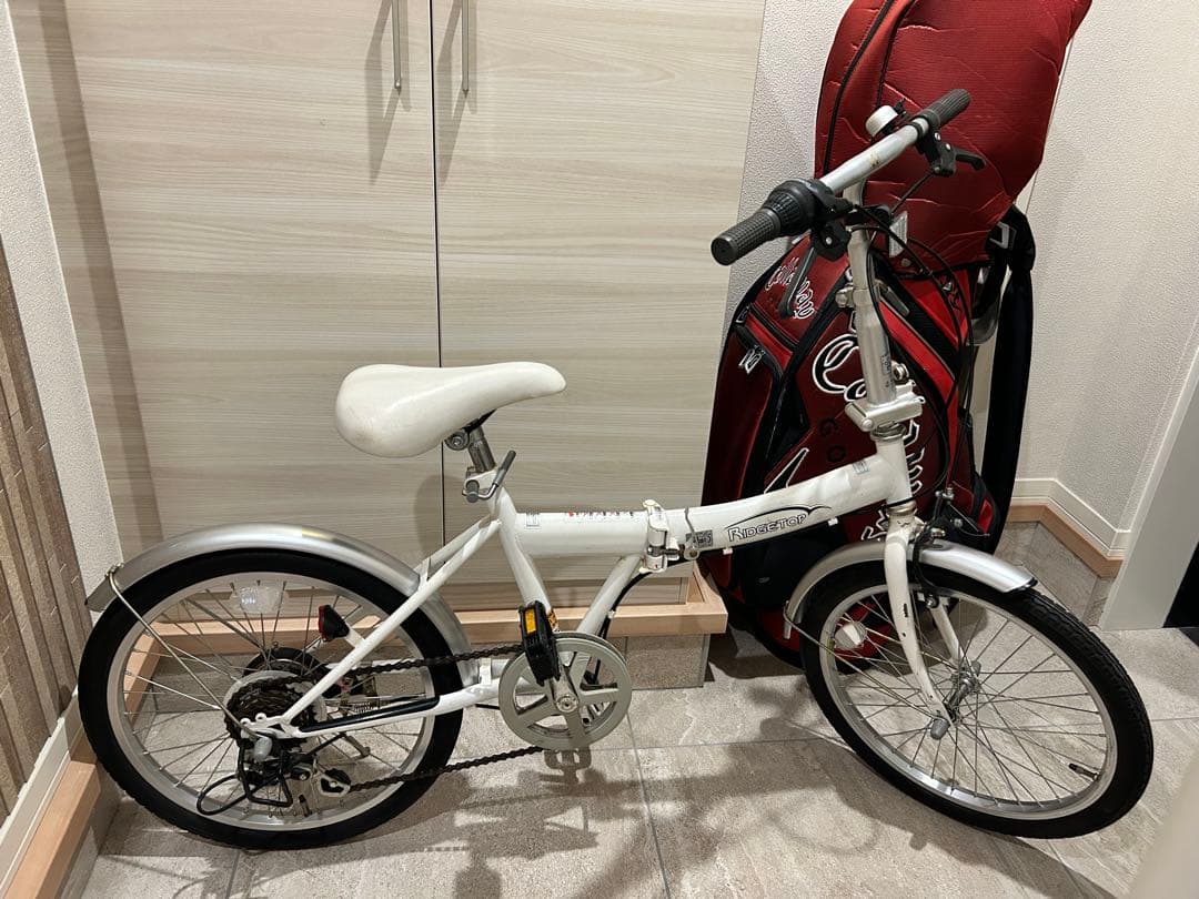 6段ギア変速付き折りたたみ自転車 ホワイト