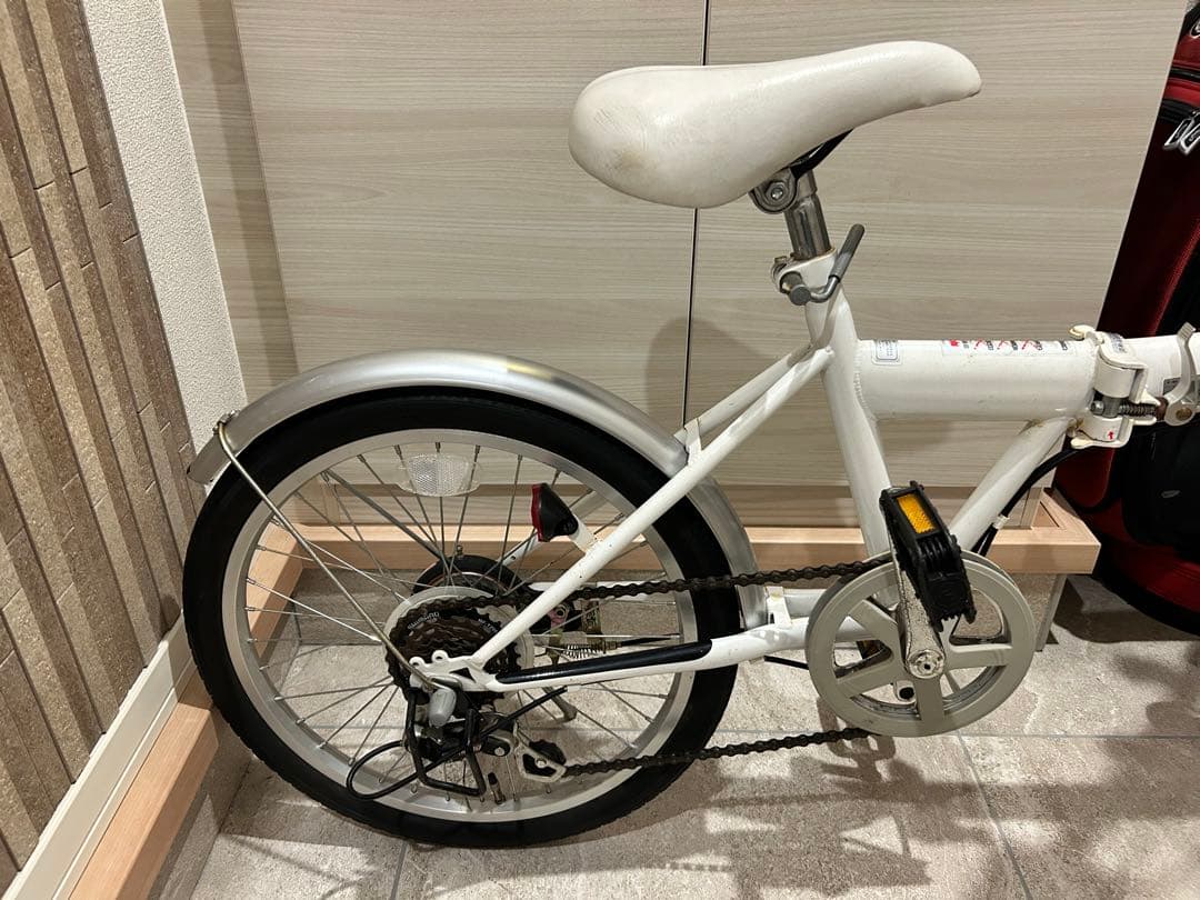 6段ギア変速付き折りたたみ自転車 ホワイト