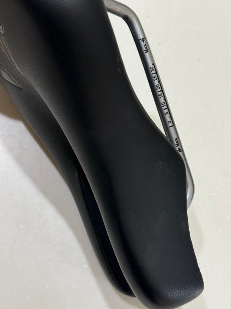 ism PR3.0 Typhoon サドル ロードバイク トライアスロン　中古品