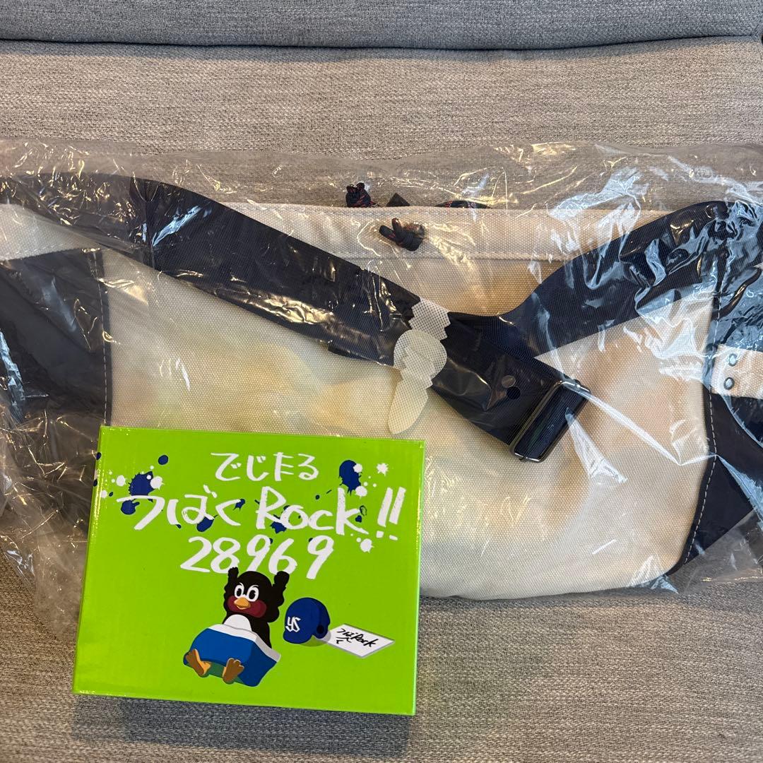 【新品未使用】ヤクルトスワローズ　ニュースペーパーバッグ　でじだるつばくろっく