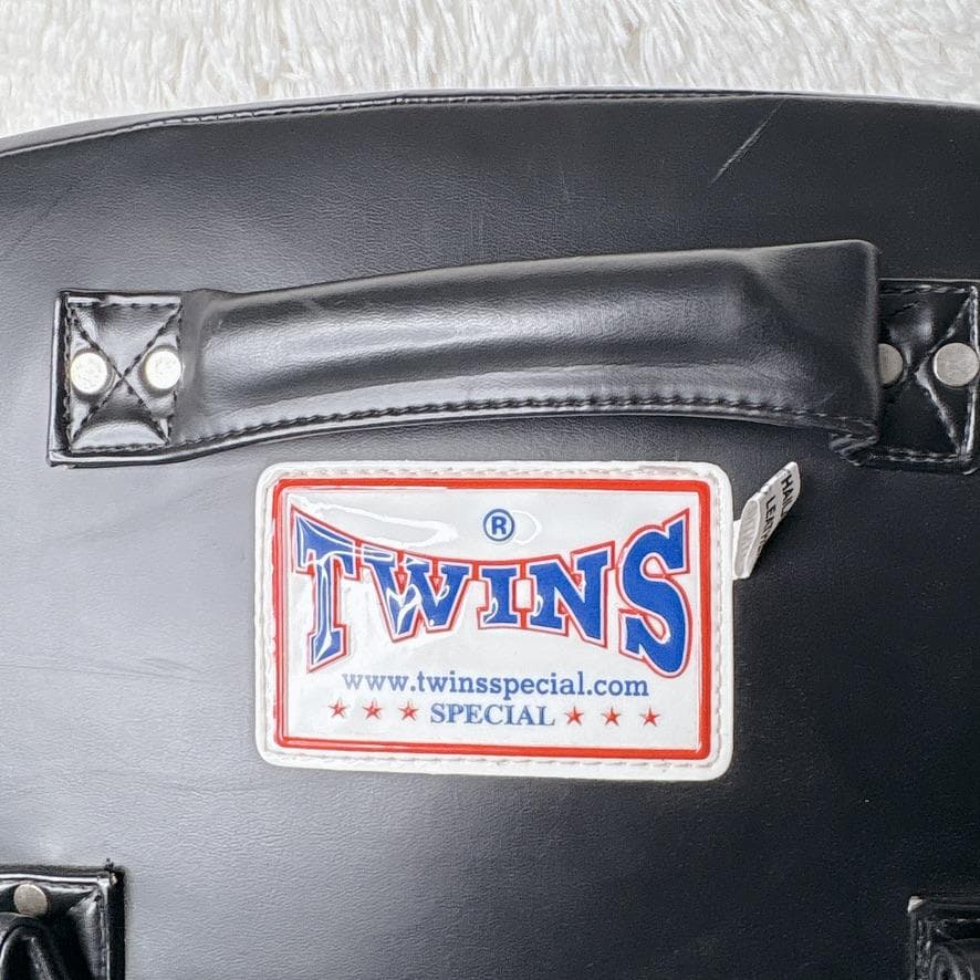 TWINS 大型 キックミット KPL-4 ムエタイ キックボクシング 格闘技