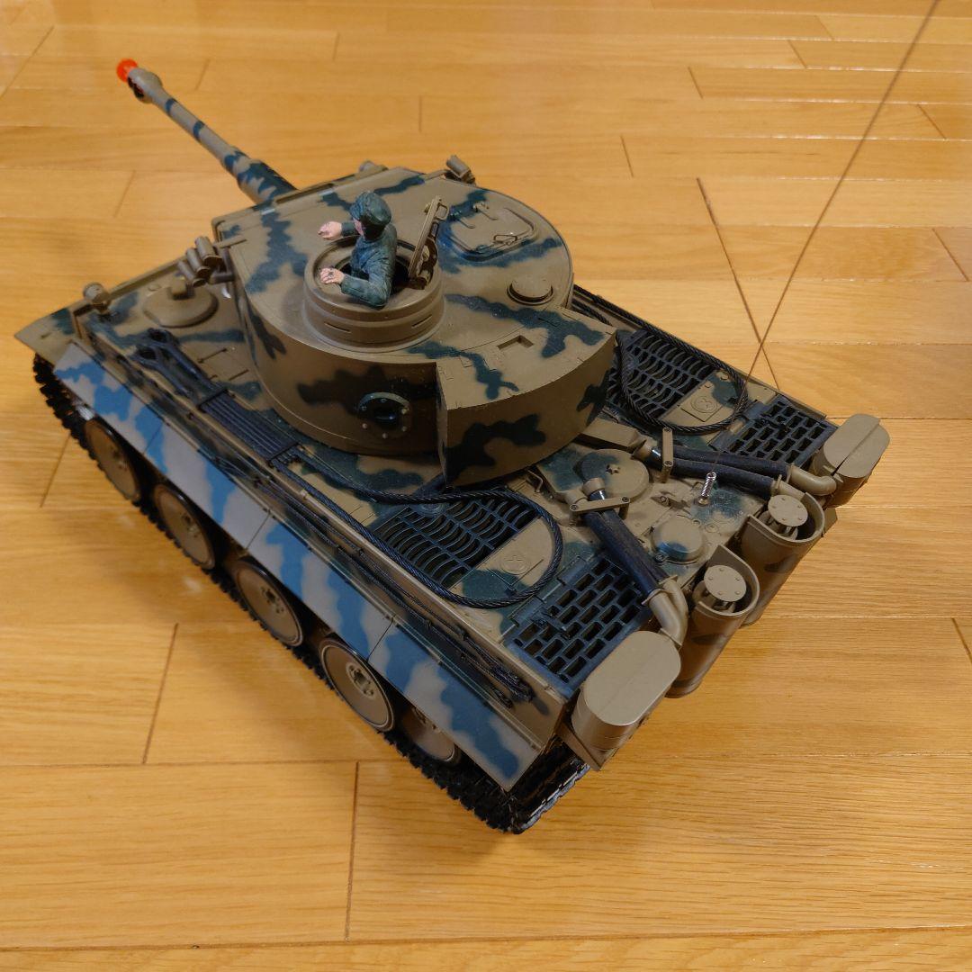 TIGER I 迷彩ラジコン戦車 1/16フィギュア付き　ジャンク品　箱付き