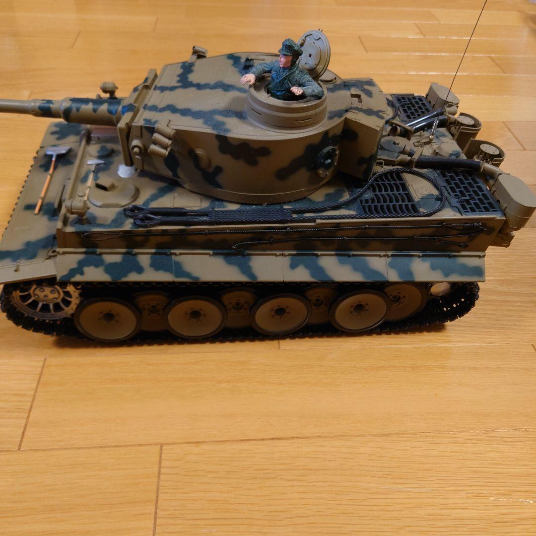 TIGER I 迷彩ラジコン戦車 1/16フィギュア付き　ジャンク品　箱付き