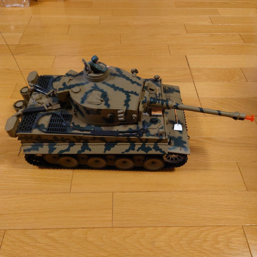 TIGER I 迷彩ラジコン戦車 1/16フィギュア付き　ジャンク品　箱付き