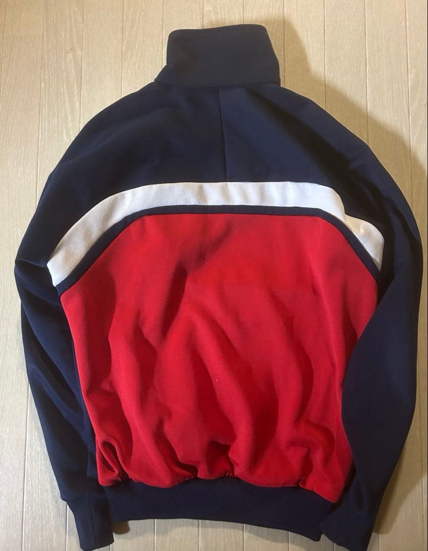 adidasトラックジャケット