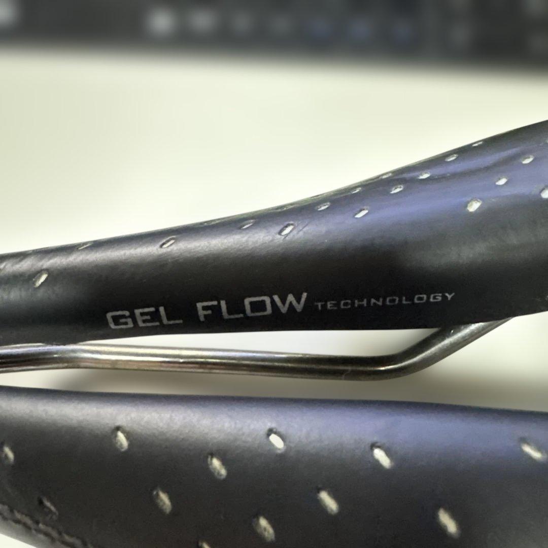 Selle Italia Gel Flow サドル