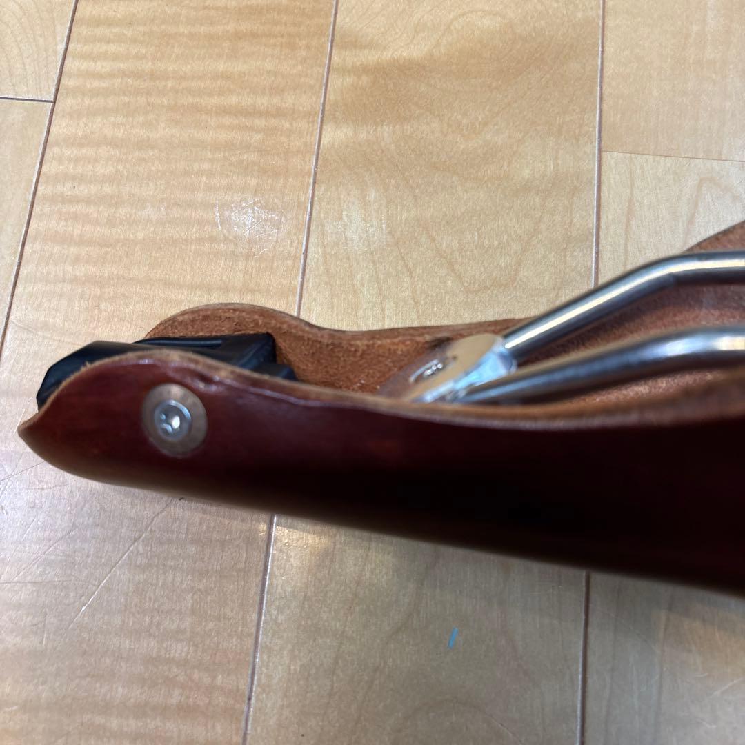 Gilles Berthoud Aspin Open Saddle ブラウン