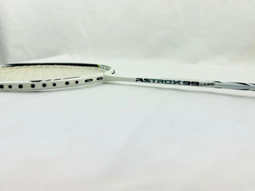 YONEX ASTROX99 GAME ホワイト バドミントンラケット 4UG5