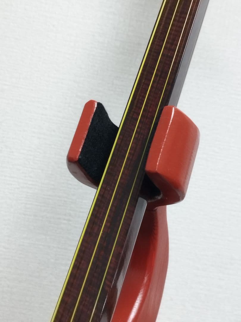 【虎杢トチ模様の細棹三味線2.6cm】皮やぶれ無しの希少な品と見立てます