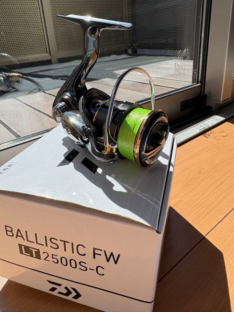 リール BALLISTIC FW LT 2500S-C