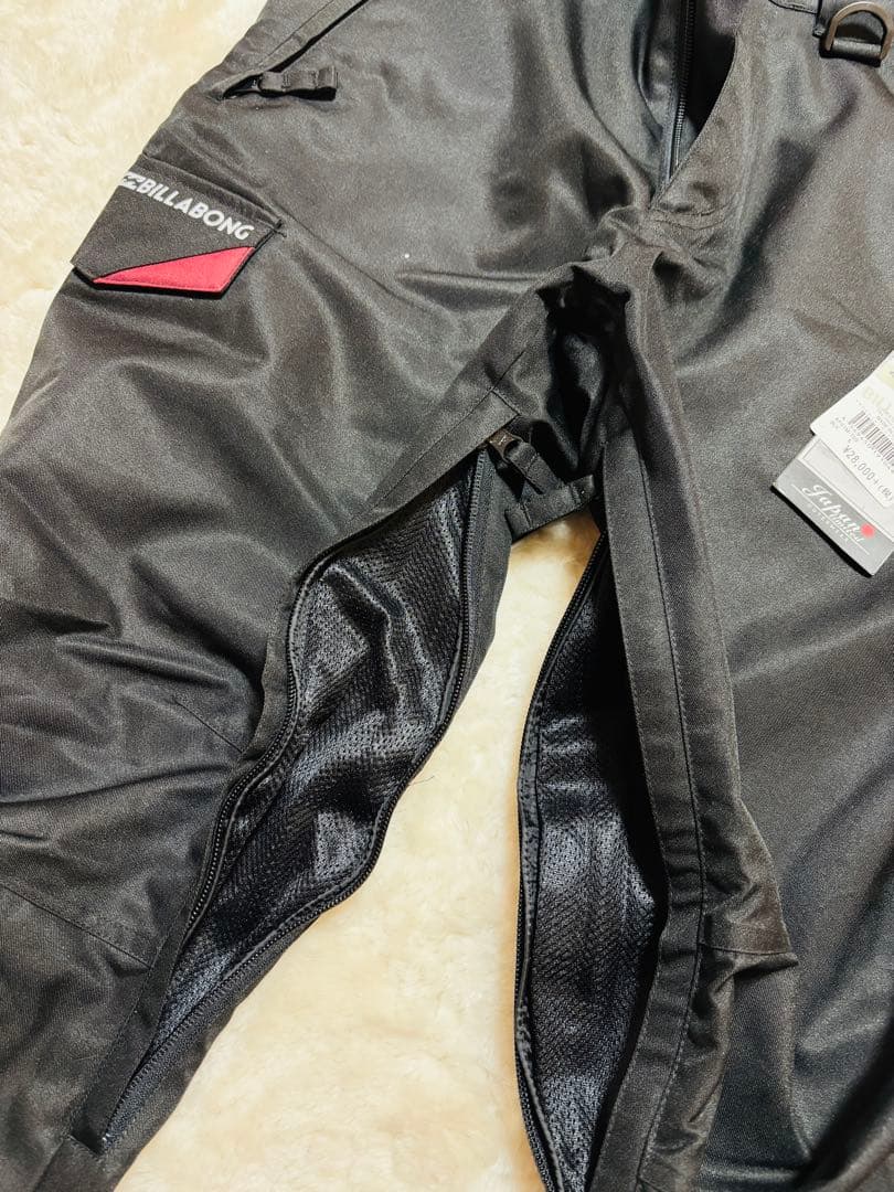 ☆新品☆BILLABONG☆スノボパンツ☆定価3万円超☆ビラボン☆